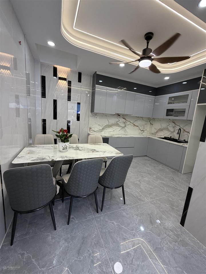 Bán nhà hương lộ 2 bình tân pbtđ hẻm 8m thông 5 tầng nhà mới đẹp 5x13m 5pn không lộ giới.