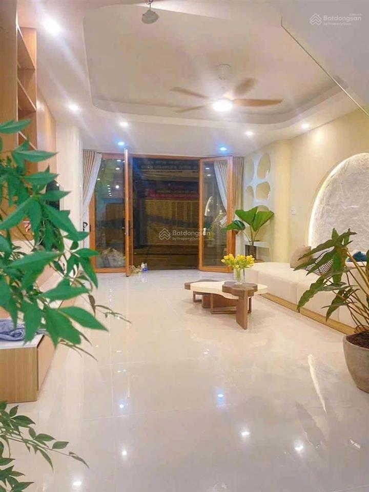 Bán nhà tân phú, bờ bao tân thắng, 3 tầng, hxh kinh doanh, dt sd 132m2, 4pn, sổ vuông vức, 5ty7