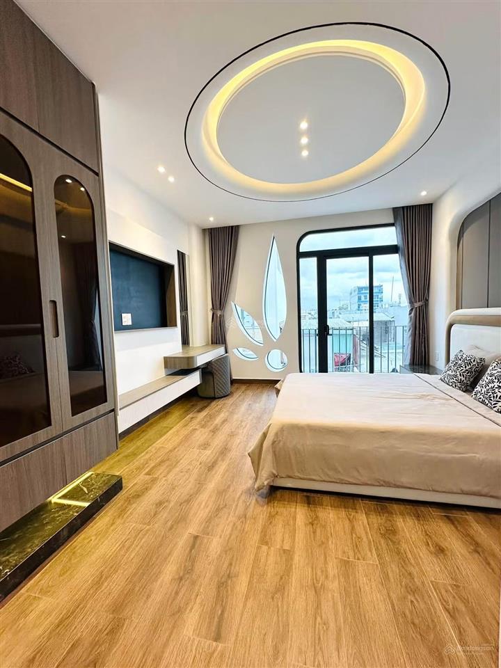 Nhà đẹp bình tân hẻm 8m ngay lê văn quới ngã tư bốn xã. 4 tầng có sân để xe dt 4.5x13m, 5pn lớn