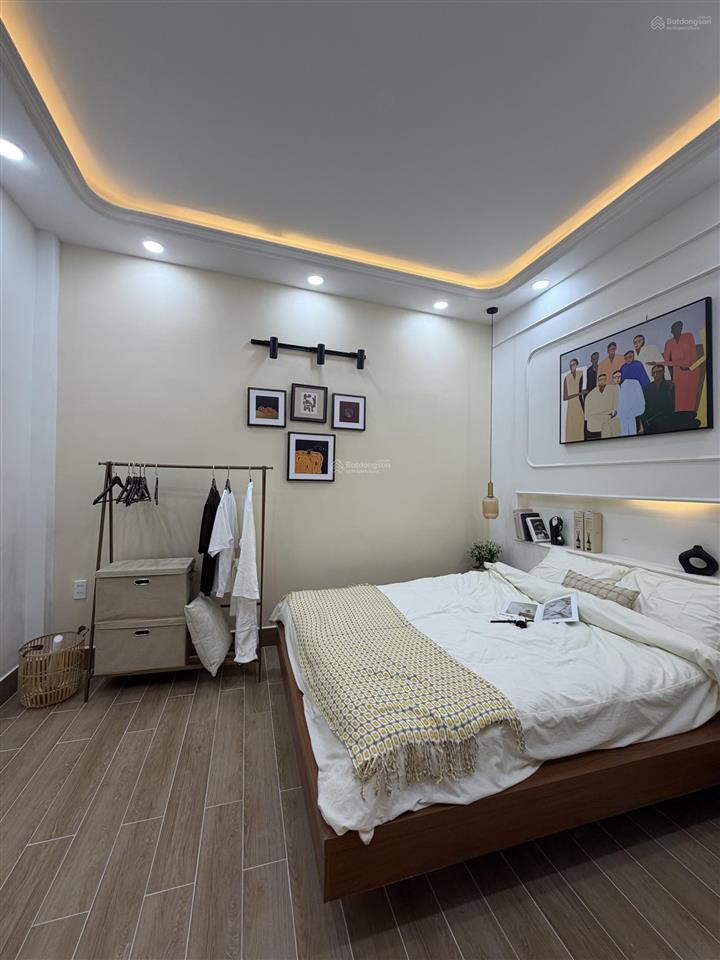 Bán nhà kế bên aeon tân phú diện tích 4x11m kết cấu trệt lầu sân thượng 3pn
vị trí gần uy b