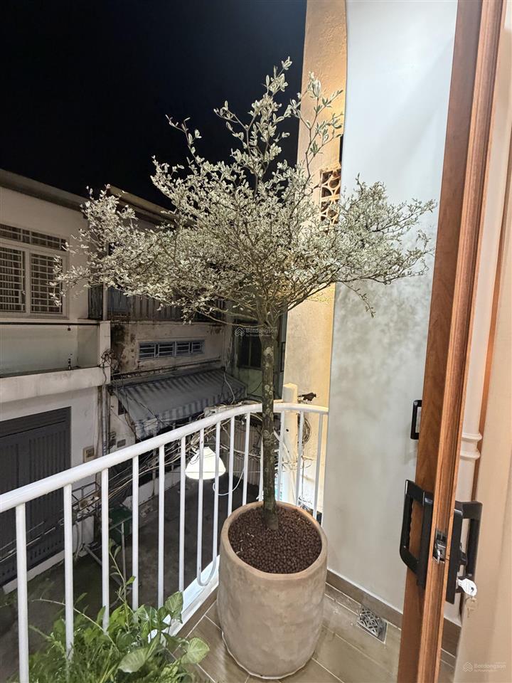 Bán nhà kế bên aeon tân phú diện tích 4x11m kết cấu trệt lầu sân thượng 3pn
vị trí gần uy b