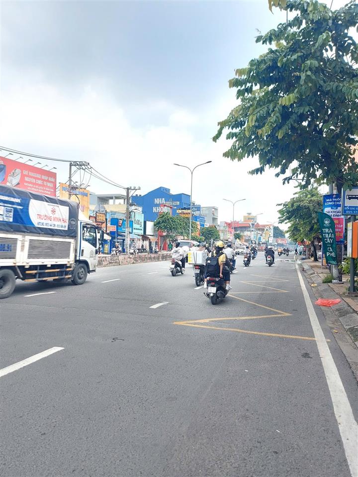 Bán nhà hxh lê trọng tấn 4x21m 5 tầng sân thượng thang máy 4pn 5tolet full nội thất không lộ giới .