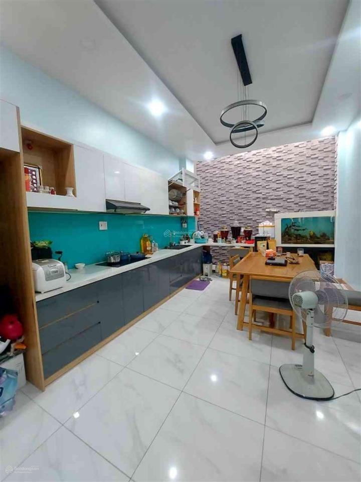 Bán nhà tân phú nguyễn hữu tiến 2 tầng 4x18m nở hậu tài lộc. 3pn không lộ giới kế bên tân bình