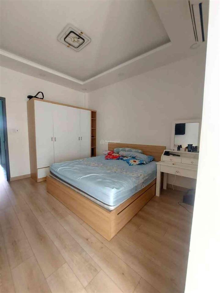 Bán nhà tân phú nguyễn hữu tiến 2 tầng 4x18m nở hậu tài lộc. 3pn không lộ giới kế bên tân bình