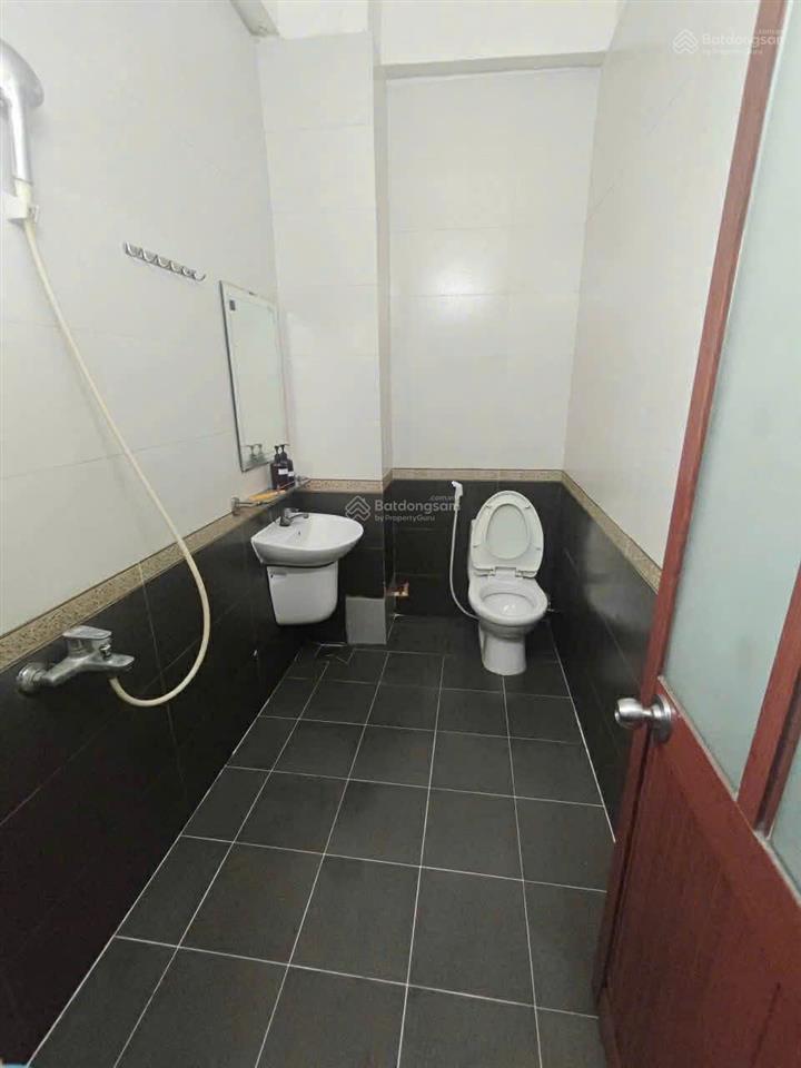 Khách sạn/chdv/air bnb đường sư vạn hạnh p12 q10trệt 4 lầu stcó 12 pn 13wc nội thất cơ bản55tr/t