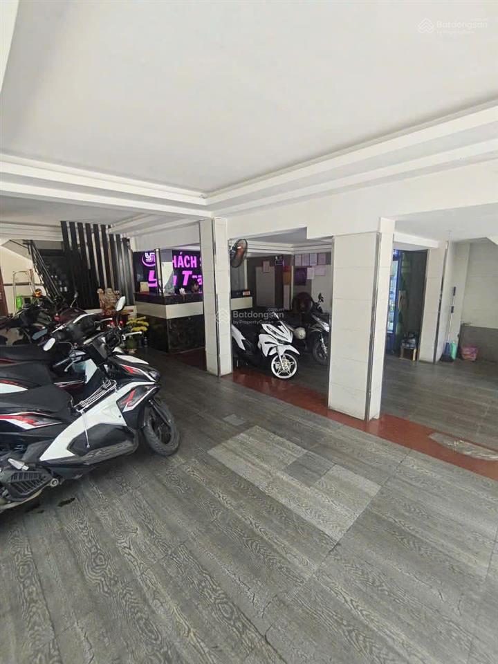 Khách sạn/chdv/air bnb đường sư vạn hạnh p12 q10trệt 4 lầu stcó 12 pn 13wc nội thất cơ bản55tr/t