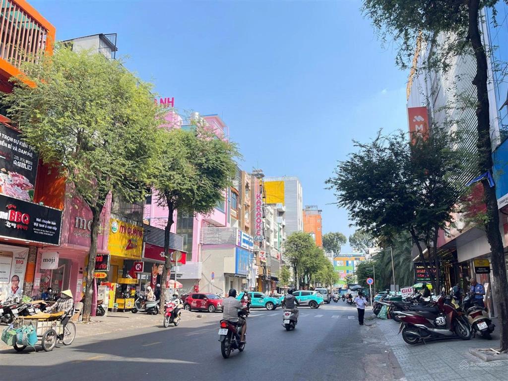 Mặt tiền sư vạn hạnh q10, đối diện vạn hạnh mall, 4x17, nhà 5 tầng kiên cố mới vị trí vàng giá tốt