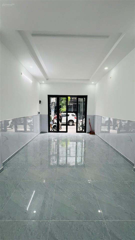 Cho thuê nhà hẻm 207/ đường 3/2 quận 10, trệt 3 lầu st, nhà mới sữa nhận ngay giá 28tr/tháng