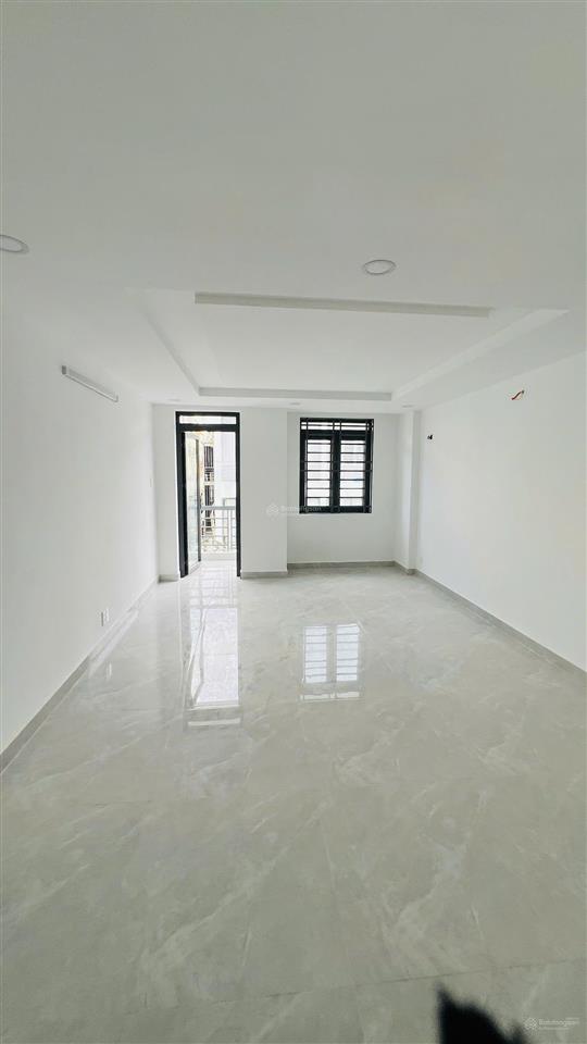 Cho thuê nhà hẻm 207/ đường 3/2 quận 10, trệt 3 lầu st, nhà mới sữa nhận ngay giá 28tr/tháng