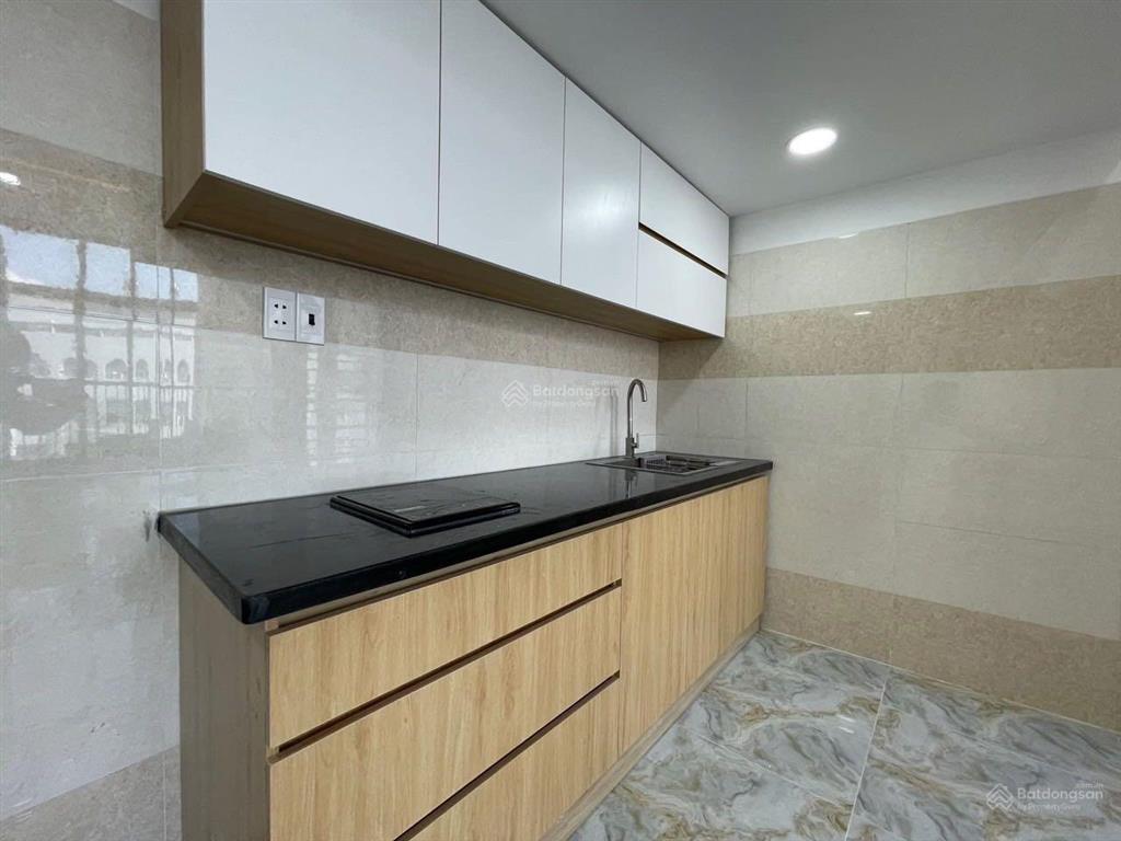 Căn hộ có gác ban công 40m2 ngay âu cơ