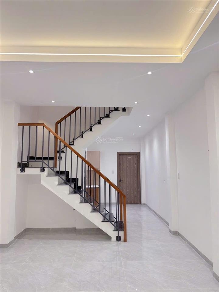 Bán nhà hxh ngủ trong nhà 3pn 3wc có phòng ngủ trệt