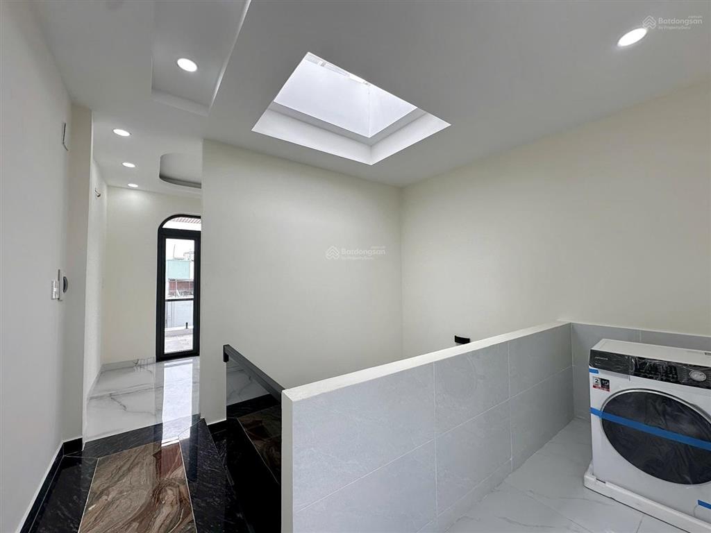 Bán nhà hxh khu đồng bộ nhà mới 5pn 5wc nhận nhà công chứng ngay