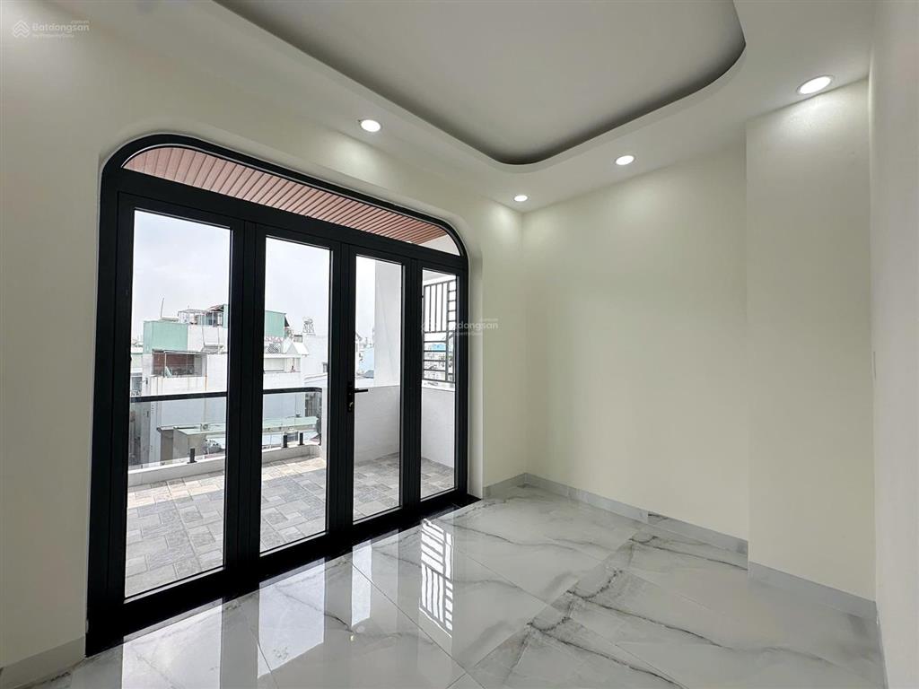 Bán nhà hxh khu đồng bộ nhà mới 5pn 5wc nhận nhà công chứng ngay