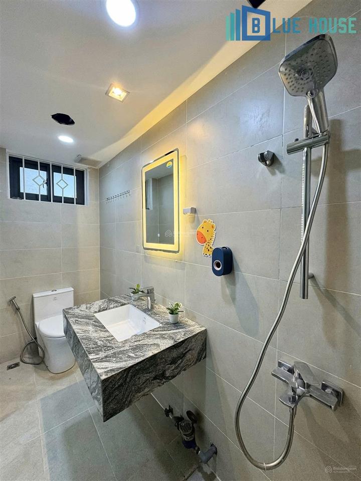 Căn hộ 2pn cửa sổ full nt ngay lũy bán bích giáp tân bình
