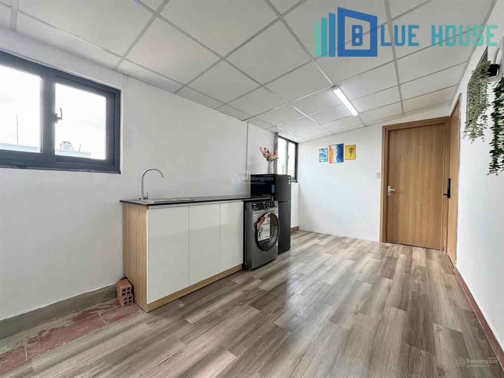 Căn hộ 2pn cửa sổ full nt ngay lũy bán bích giáp tân bình