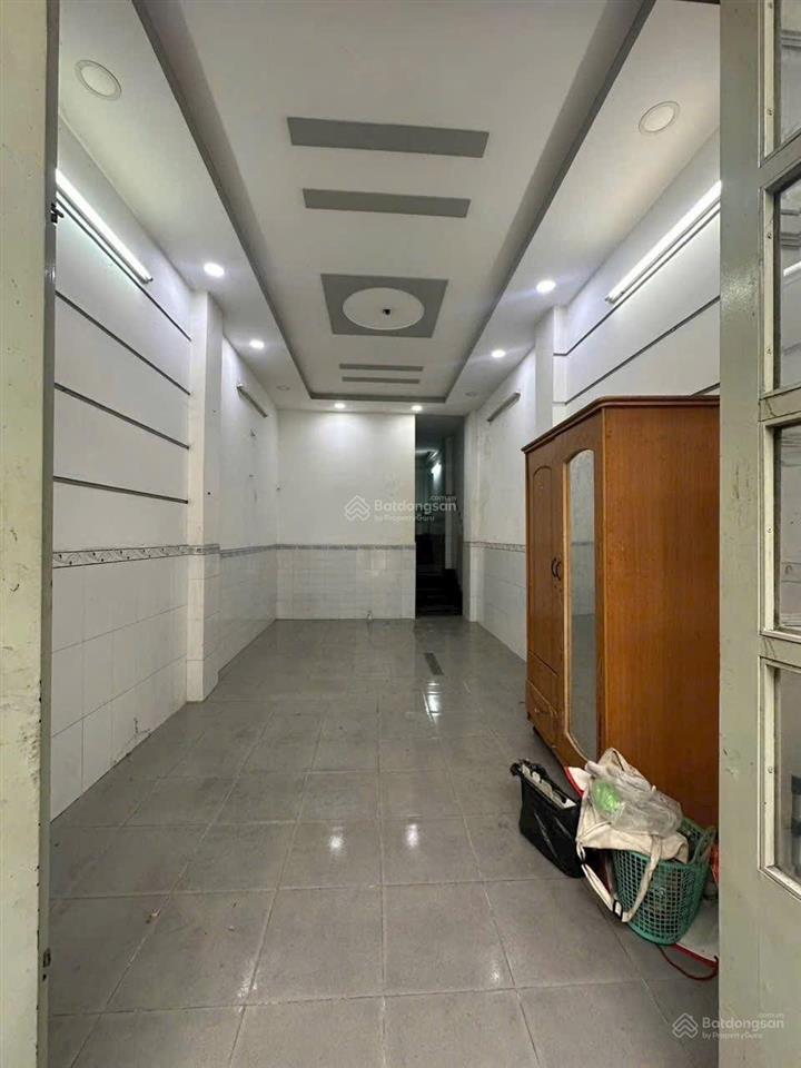 4 tầng dương bá trạc sổ vuông nỡ hậu hẻm 4m thông  cách mặt tiền chỉ 20m  chĩ 2p qua quận 1