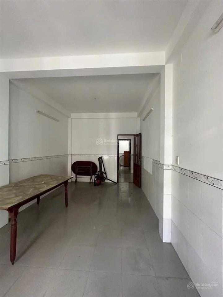 4 tầng dương bá trạc sổ vuông nỡ hậu hẻm 4m thông  cách mặt tiền chỉ 20m  chĩ 2p qua quận 1