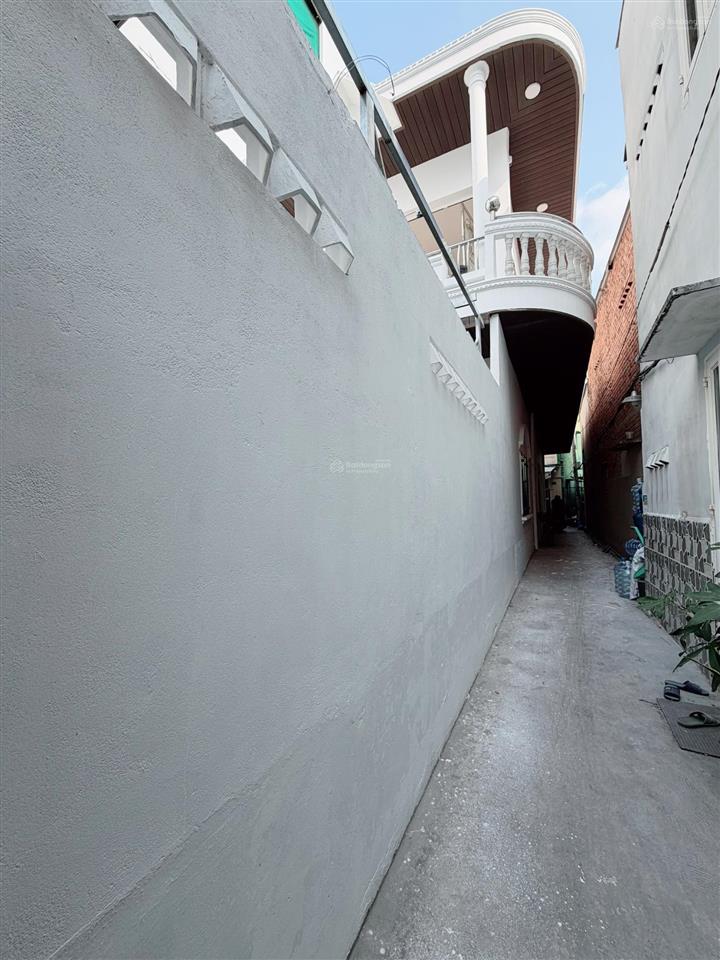 113m2đặng chấtngang gần 5m3mặt thoáng0 lộ giớicách mt 20m6chdv full nội thấthd thuê40triêu/t