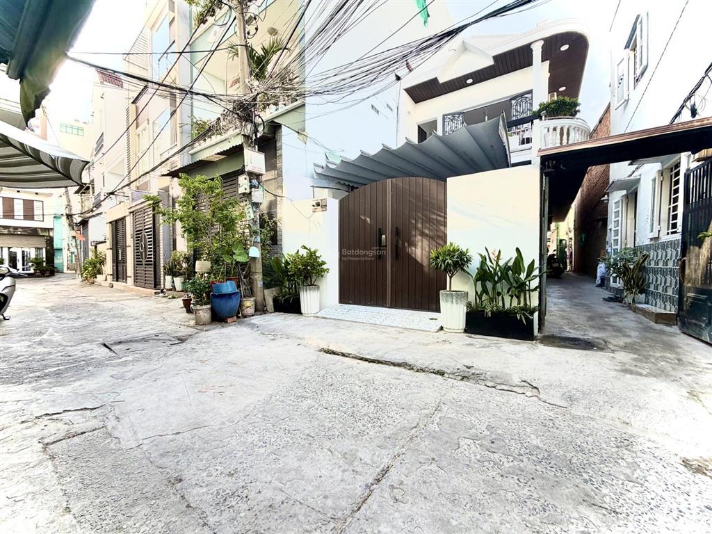 113m2đặng chấtngang gần 5m3mặt thoáng0 lộ giớicách mt 20m6chdv full nội thấthd thuê40triêu/t