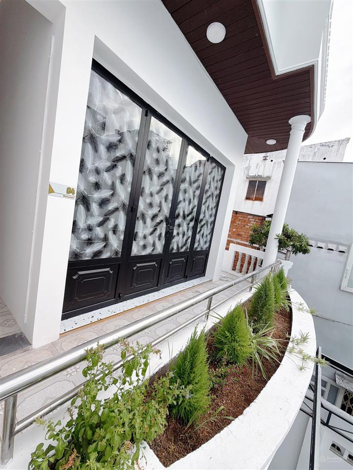 113m2đặng chấtngang gần 5m3mặt thoáng0 lộ giớicách mt 20m6chdv full nội thấthd thuê40triêu/t