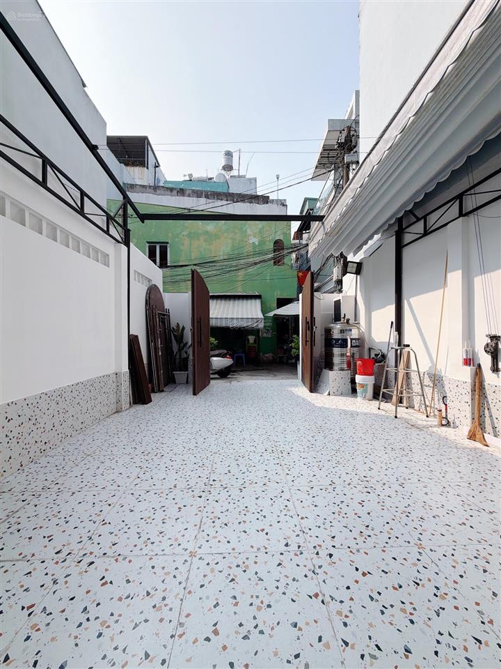 113m2đặng chấtngang gần 5m3mặt thoáng0 lộ giớicách mt 20m6chdv full nội thấthd thuê40triêu/t