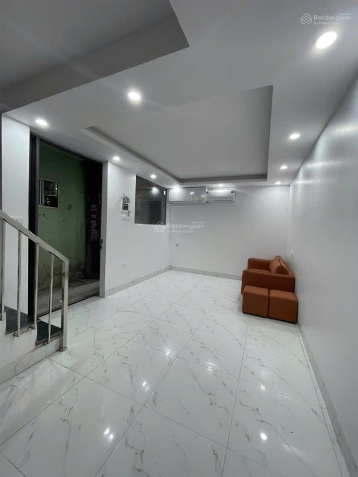 Chính chủ bán nhà số 1 nghách 109d ngõ 409 kim mã  ba đình  hà nội. giá 3.5tỷ có thương lượng