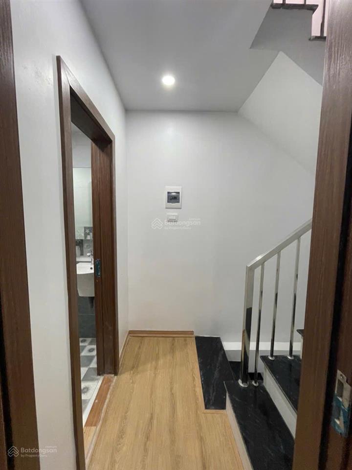 Chính chủ bán nhà số 1 nghách 109d ngõ 409 kim mã  ba đình  hà nội. giá 3.5tỷ có thương lượng