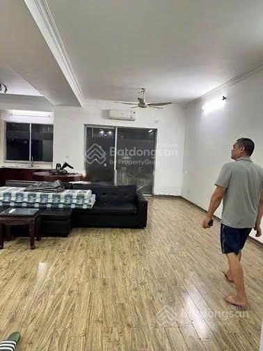Cho thuê chcc 143 đốc ngữ (đối diện bv 354). giá 14tr/th