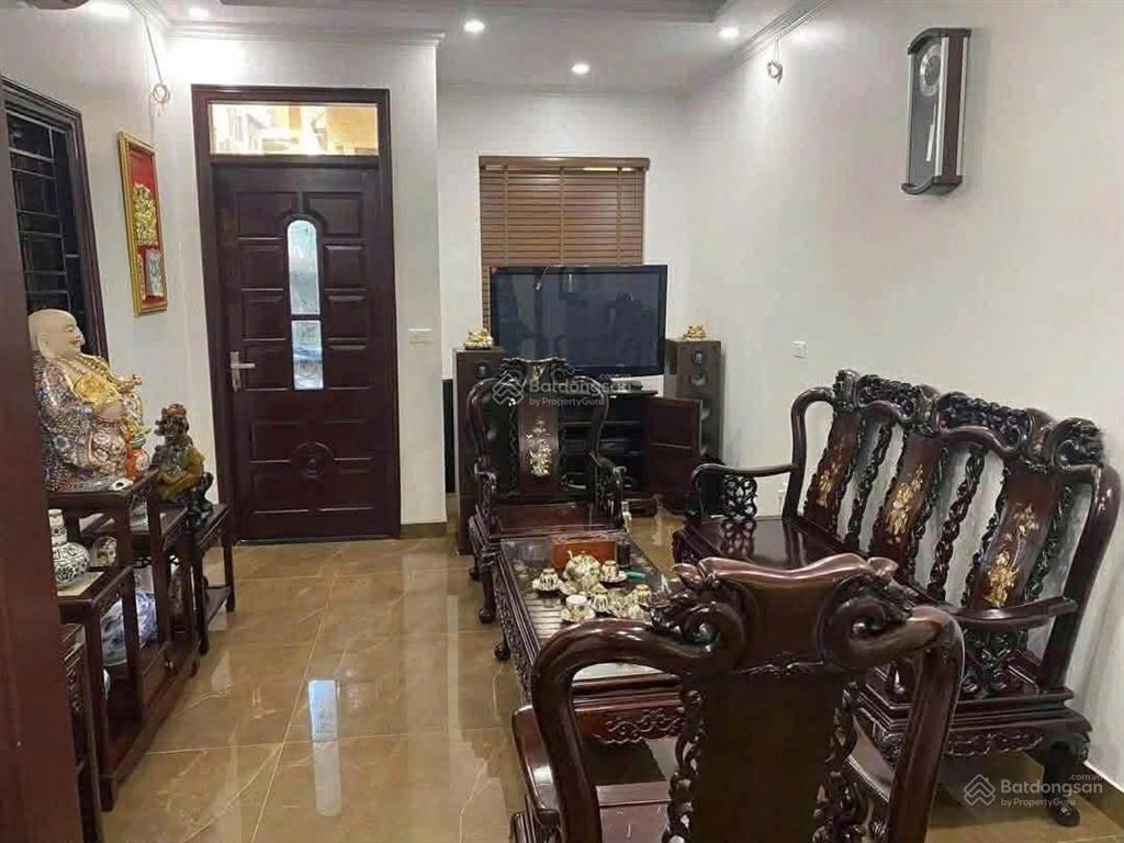 Cần cho thuê nhà riêng ngõ 112 tây sơn, đống đa lô góc kinh doanh được. giá 13tr/th