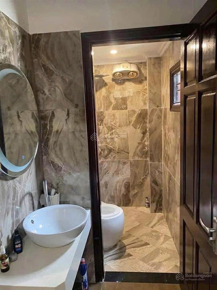 Cần cho thuê nhà riêng ngõ 112 tây sơn, đống đa lô góc kinh doanh được. giá 13tr/th