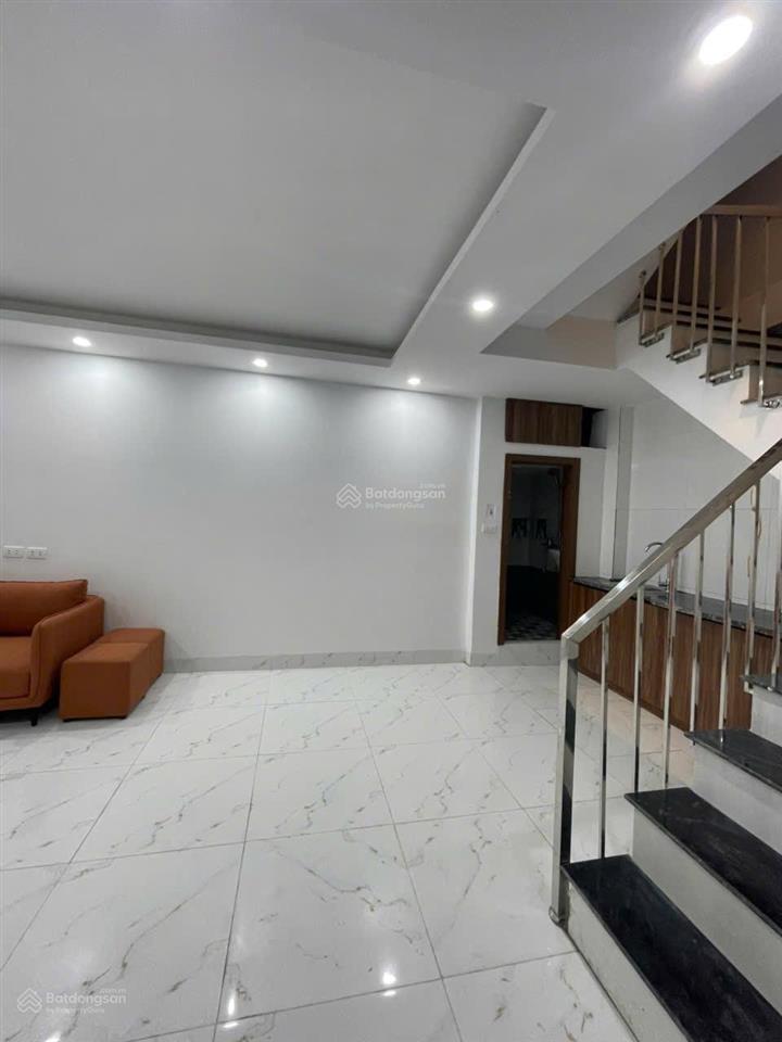 Cho thuê nhà riêng số 1 ngách 109d ngõ 409 kim mã ba đình. giá 12tr/th