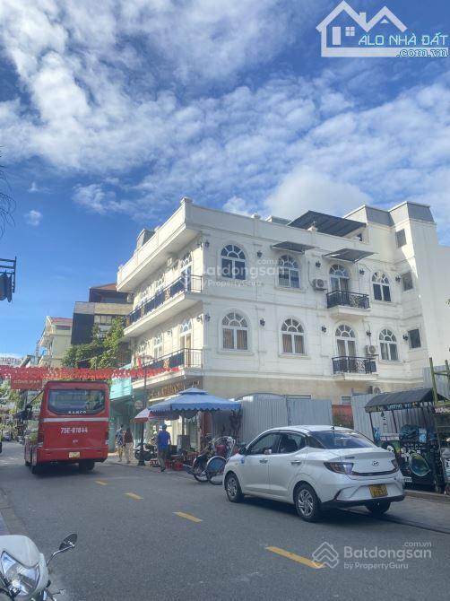 Bán nhà mặt tiền 3 tầng 387m² (ngang 12.8m) phố tây phạm ngũ lão  tp huế giá chỉ 143tr/m2