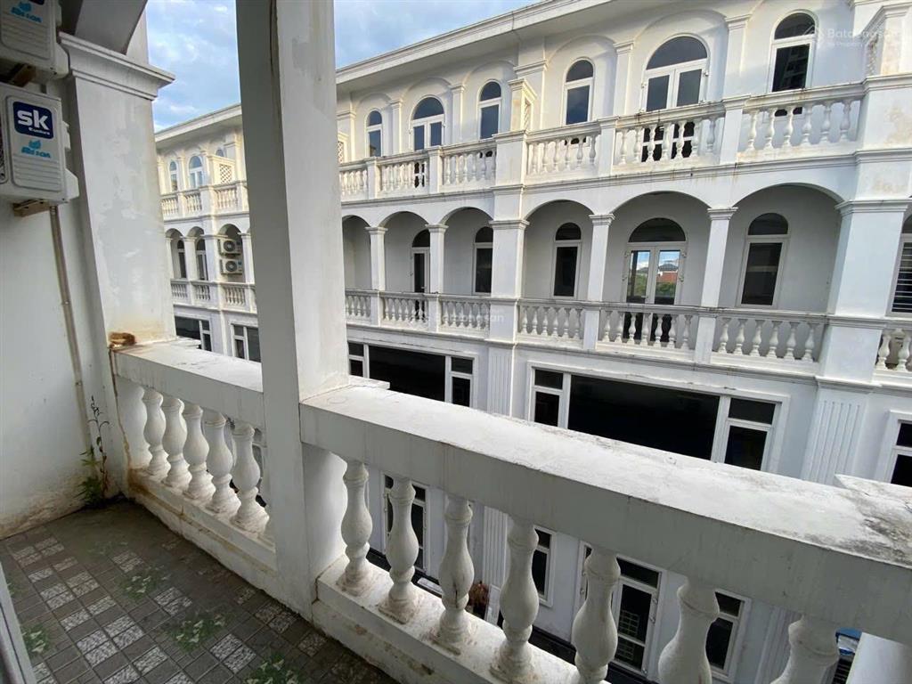 Bán shophouse 4 tầng hoàn thiện full nội thất kđt phú mỹ an  tp huế giá chỉ 8,5 tỷ