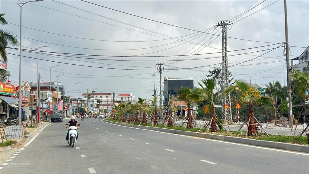 Bán nhà 120m2 mặt tiền phạm văn đồng gần menas zone  tp huế đang kinh doanh tốt giá chỉ 10.2 tỷ