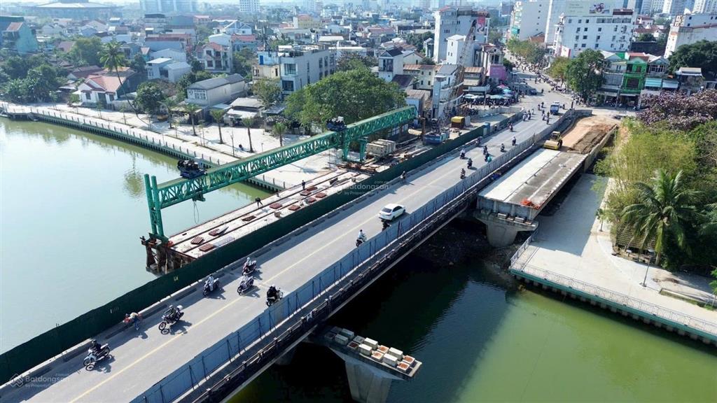 Bán nhà 120m2 mặt tiền phạm văn đồng gần menas zone  tp huế đang kinh doanh tốt giá chỉ 10.2 tỷ