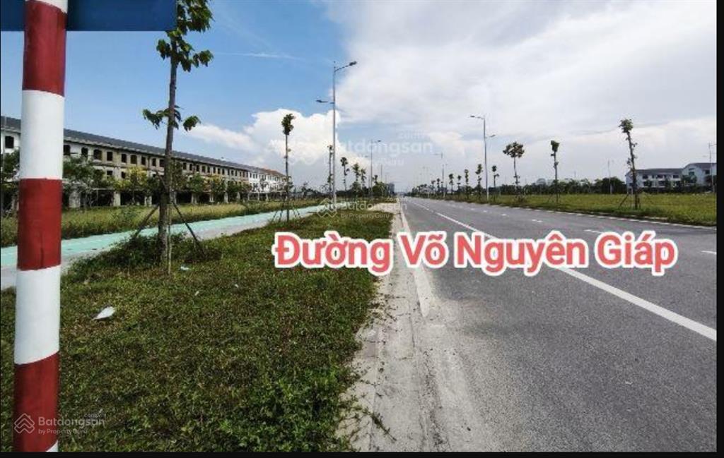 Bán 120m2 đất mặt tiền đường võ nguyên giáp rộng 100m2  tp huế giá chỉ 6,8 tỷ phù hợp kinh doanh