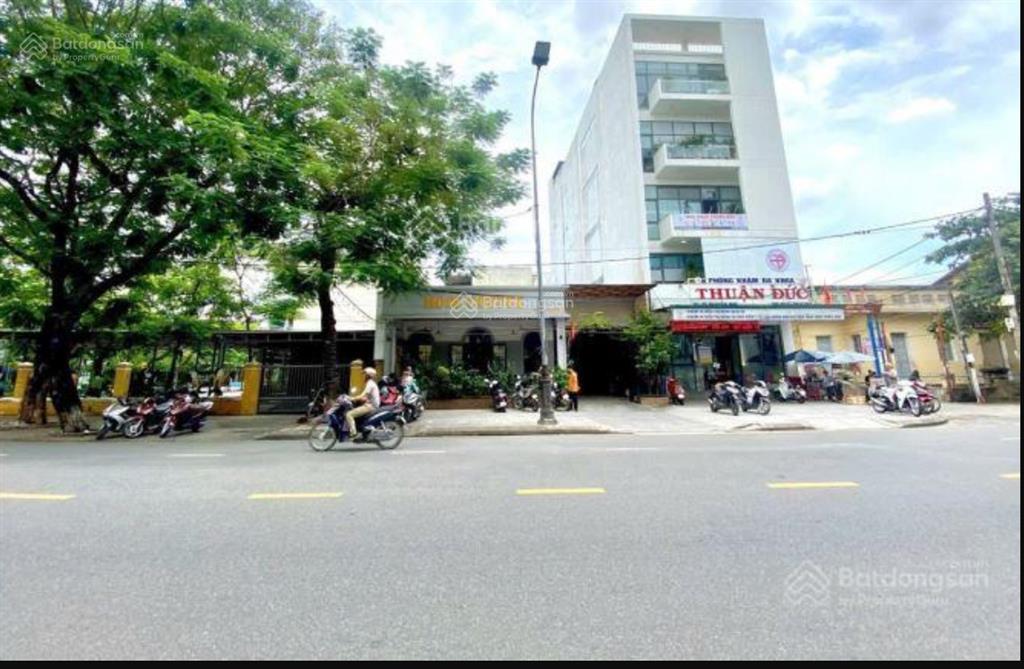 Bán nhà 130m2 (ngang 8,3m) mặt tiền kinh doanh nguyễn huệ đoạn gần hùng vươngtp huế giá chỉ 26 tỷ