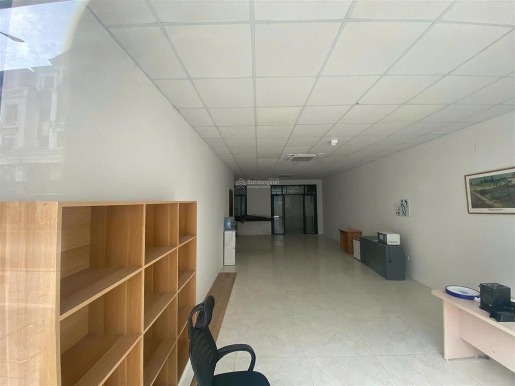 Cho thuê văn phòng tầng 1 ko chung chủ vinhomes marina. ngay trục chính. chỗ đỗ xe thoải mái.