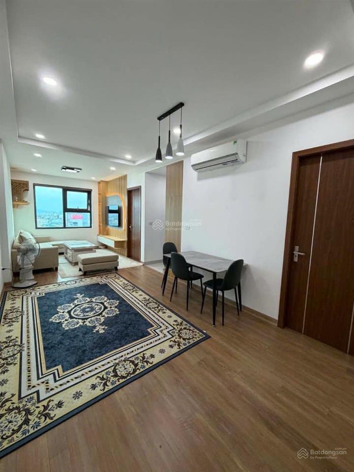 Cho thuê căn hộ 2 phòng ngủ, chung cư quang vinh 39 lương khánh thiện. vị trí cực kì thuận thiện.