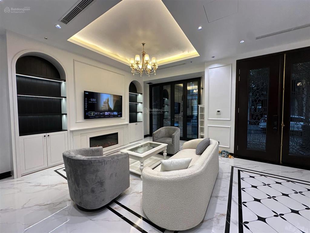 Cho thuê biệt thự liền kề vinhomes marina nội thất cực kỳ cao cấp có thang máy.  0388 181 ***