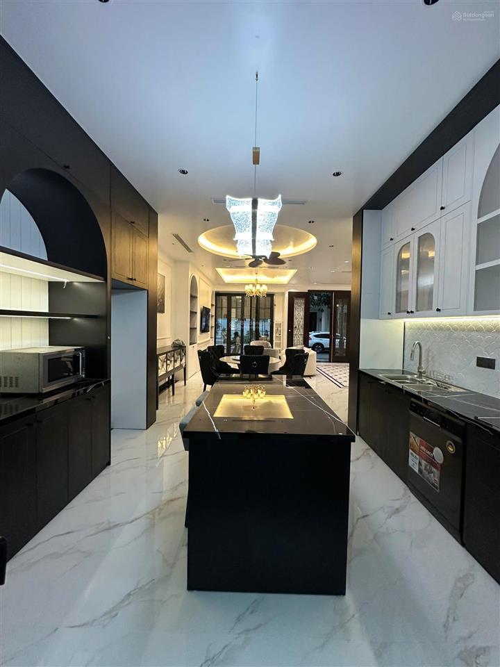 Cho thuê biệt thự liền kề vinhomes marina nội thất cực kỳ cao cấp có thang máy.  0388 181 ***
