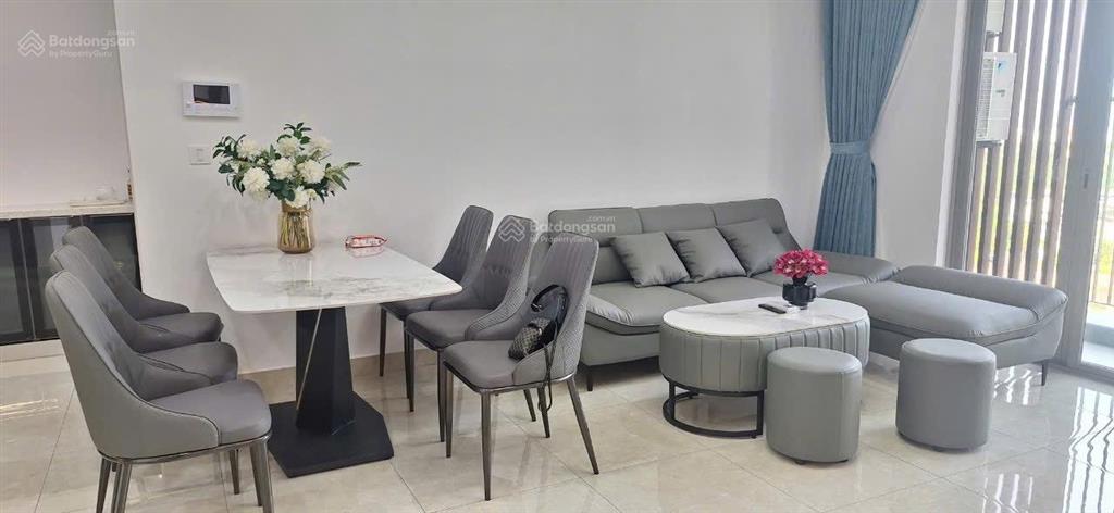 Cho thuê căn hộ 2pn diện tích to nhất the minato residence. ban công và phòng khách siêu rộng.