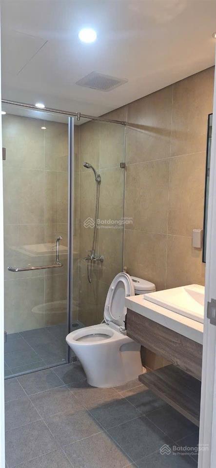Cho thuê căn hộ 2pn diện tích to nhất the minato residence. ban công và phòng khách siêu rộng.