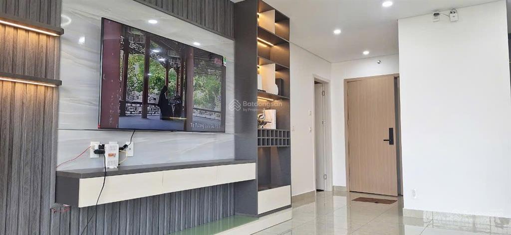 Cho thuê căn hộ 2pn diện tích to nhất the minato residence. ban công và phòng khách siêu rộng.