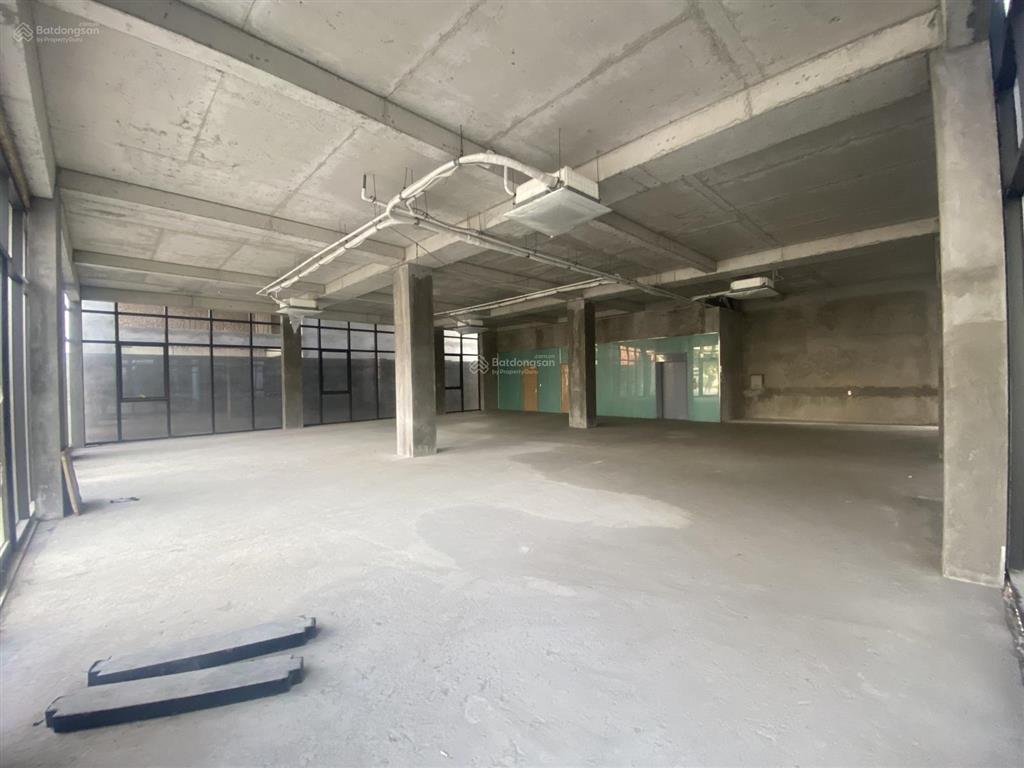 Cho thuê tòa văn phòng 900m2. có thể thành lập cty fdi. phù hợp mở showroom, siêu thị, nhà hàng