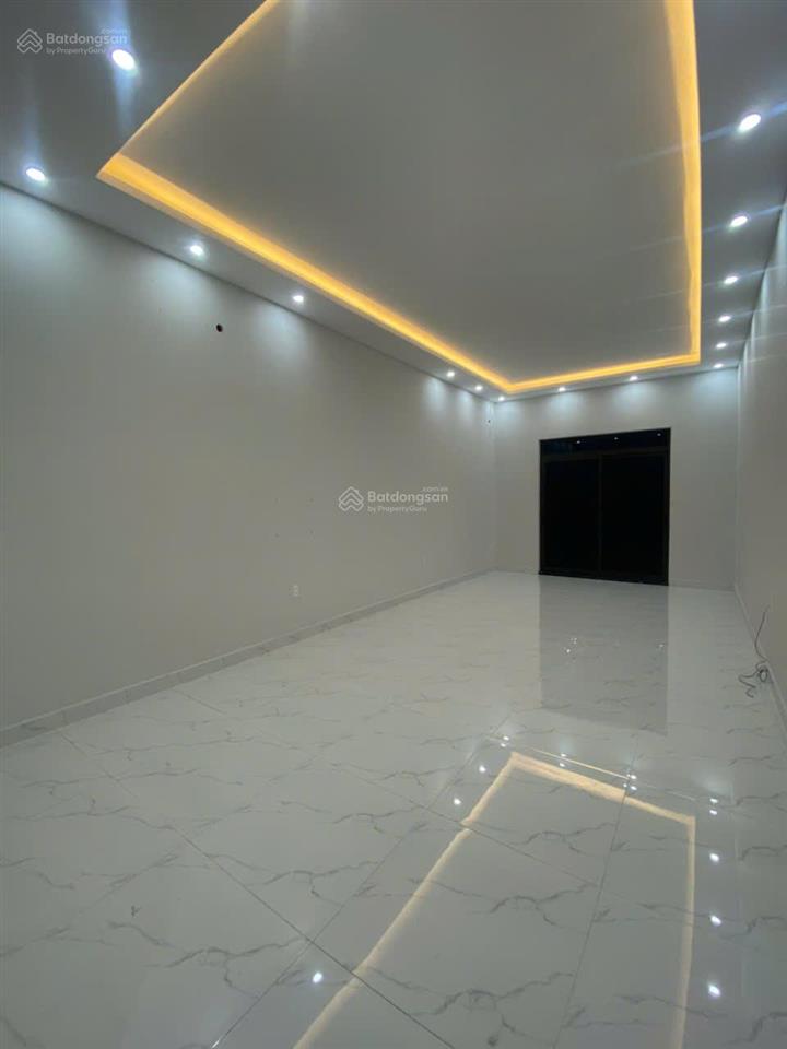 Cho thuê nhà mới xây, vài bước ra đường văn cao. chỉ từ 20tr. thích hợp vừa ở vừa làm văn phòng.