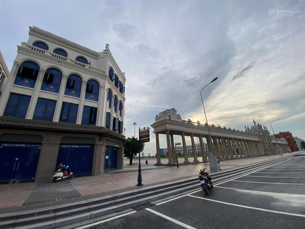 Cho thuê shophouse siêu vip mặt đường hạnh phúc. căn góc nằm ngay kề quảng trường châu âu.