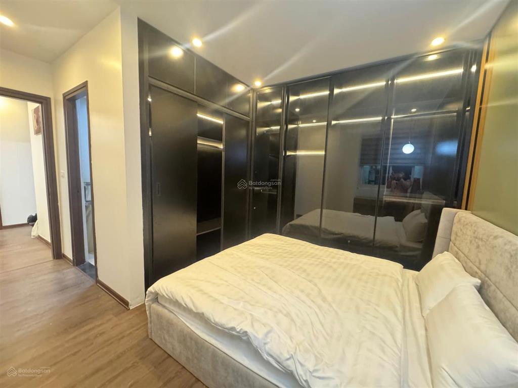 Cần bán căn 2pn  2vs cc bim 17 tầng tại trung tâm bãi cháy 76m2 giá nội thất xịn, giá 1tỷ780