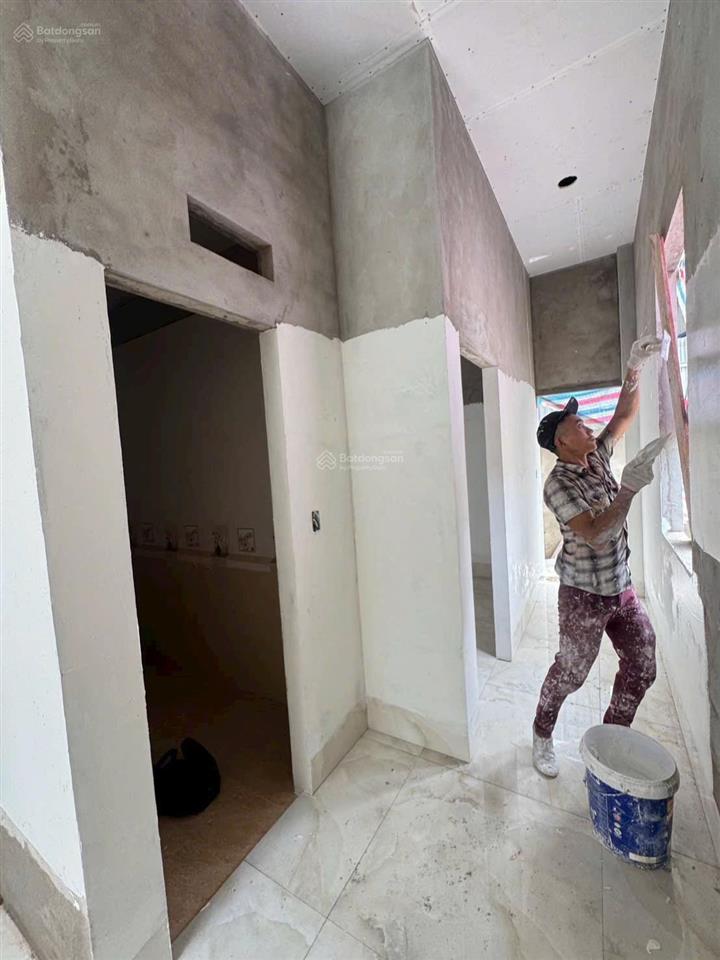 Nhà mặt phố 1 trệt 1 lầu giá 2,550 tỷ, chợ tân hiệp, kcn nam tân uyên