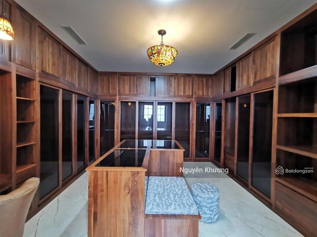 Biệt thự trung tâm phú nhuận đường nguyễn trọng tuyển (dt 10x22m) 3 tầng + sân vườn  giá 36.5 tỷ